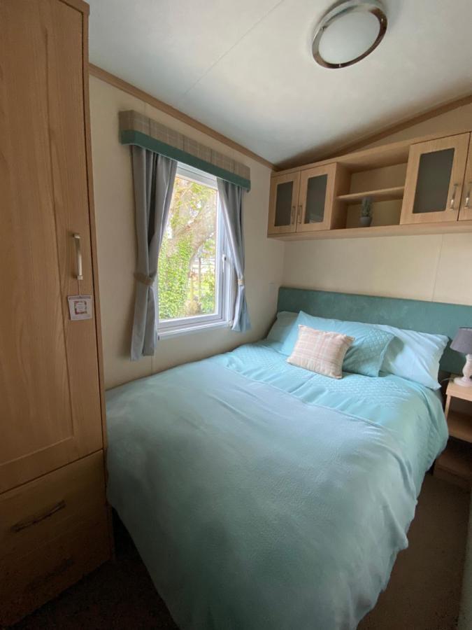 Rew Farm Country And Equestrian Accommodation - Sunset Lodge 梅尔克舍姆 外观 照片